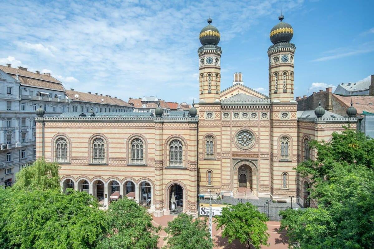 - New - Comfy Ac * Budapesta