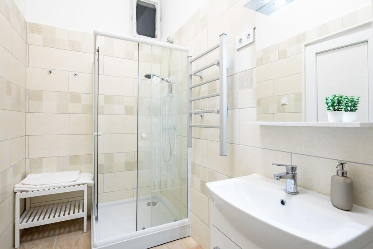 - New - Comfy Ac Apartament *