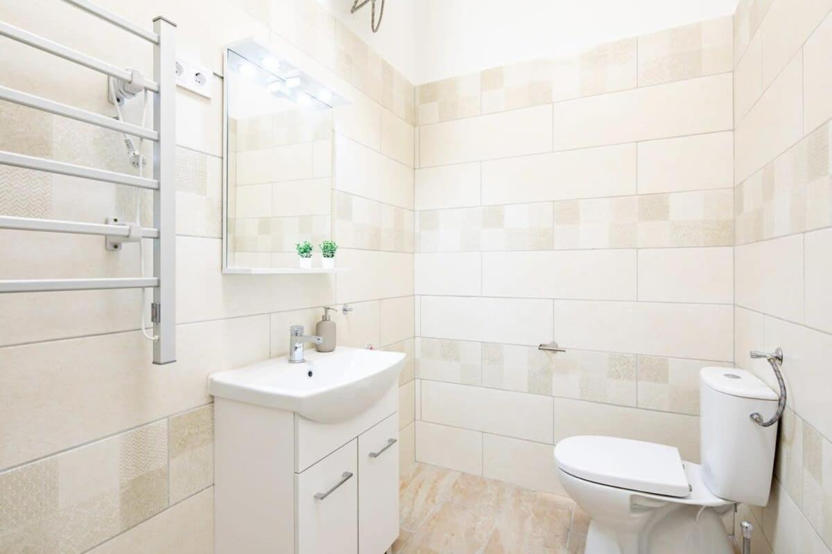 - New - Comfy Ac * Budapeste